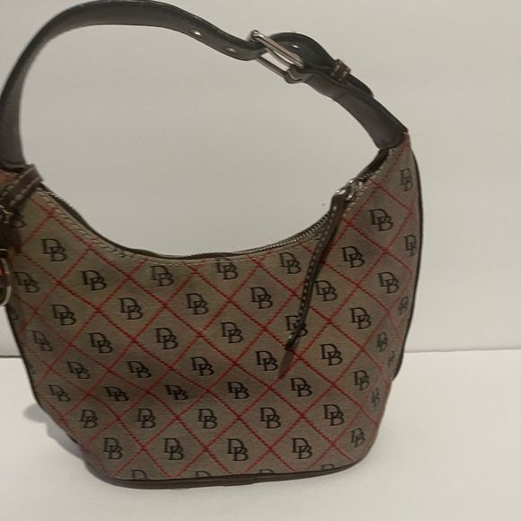 Y2K dooney & bourke signature grey & black - red quilting
Pattern satchel - Picture 3 of 6